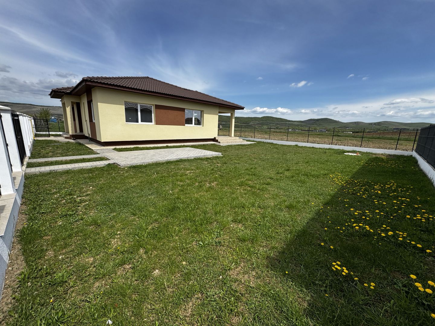 Casa de vânzare în Alba Iulia, zona Micești - Poză 4