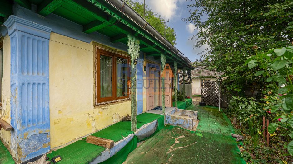 Casă interbelică + 3.060 mp intravilan, Trifești, 7,9 km de Roman - Poză 3