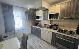 Apartament cu 3 camere, 70 mp, decomandat, Zona Diamant - Poză 9