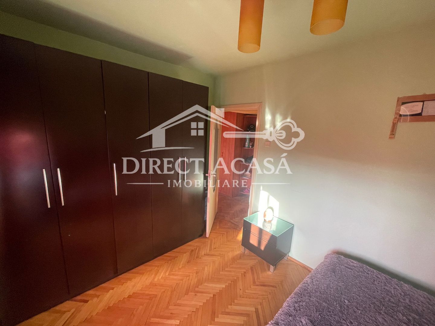 Apartament cu 4 camere de inchiriat-Str Republici-Zona 7 Noiembrie - Poză 14