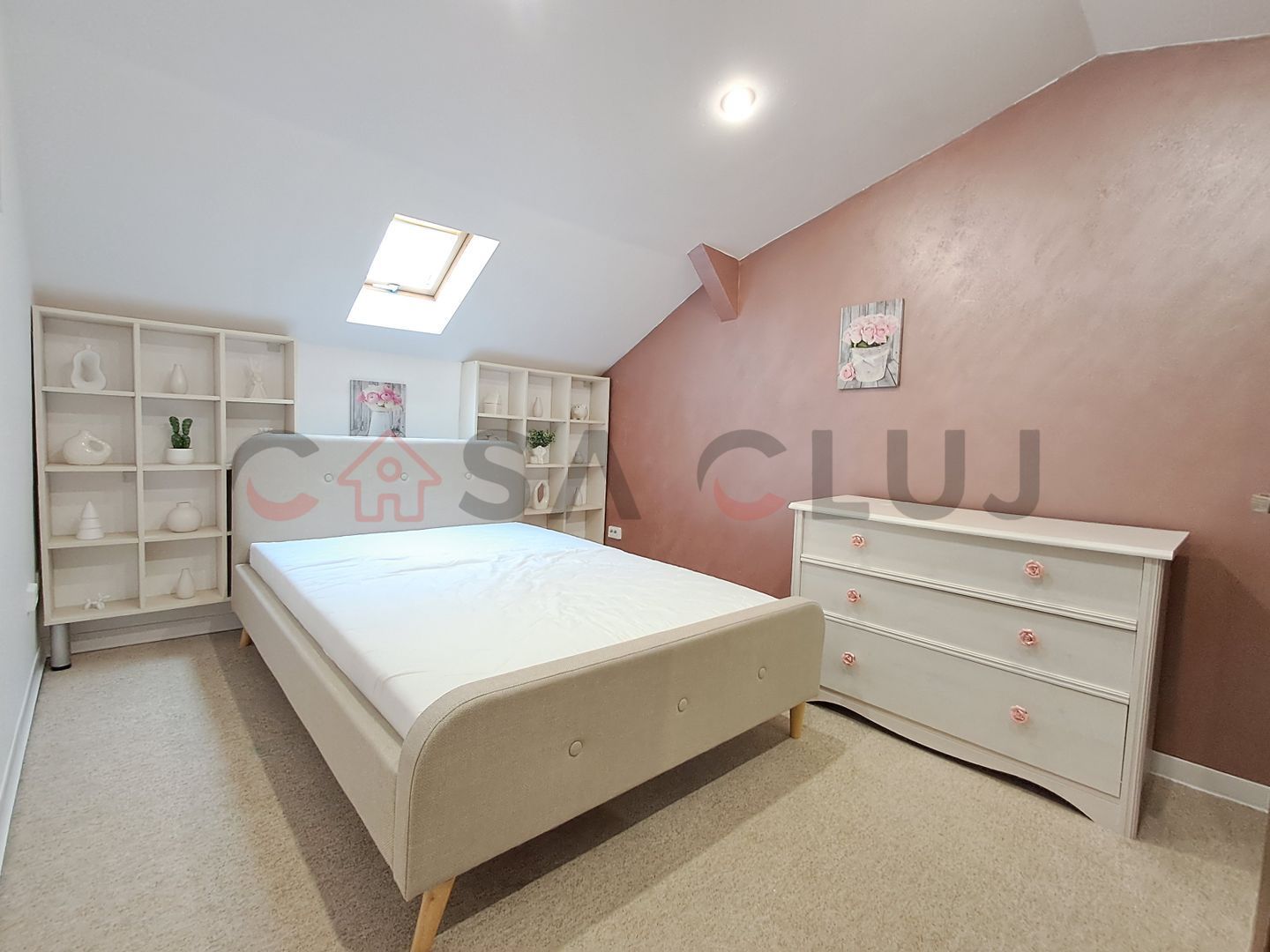 Apartament la  Curte Comuna, Terasa, Zona Centrală!! - Poză 8