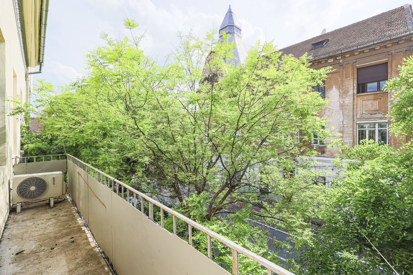 Vândut! Raritate pe piața imobiliară din Arad–Apartament cu 4 camere - Poză 8