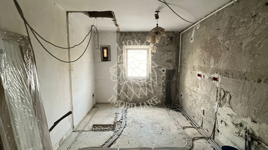 Apartament de vânzare 2 camere Gherla zona Centrala - Poză 1