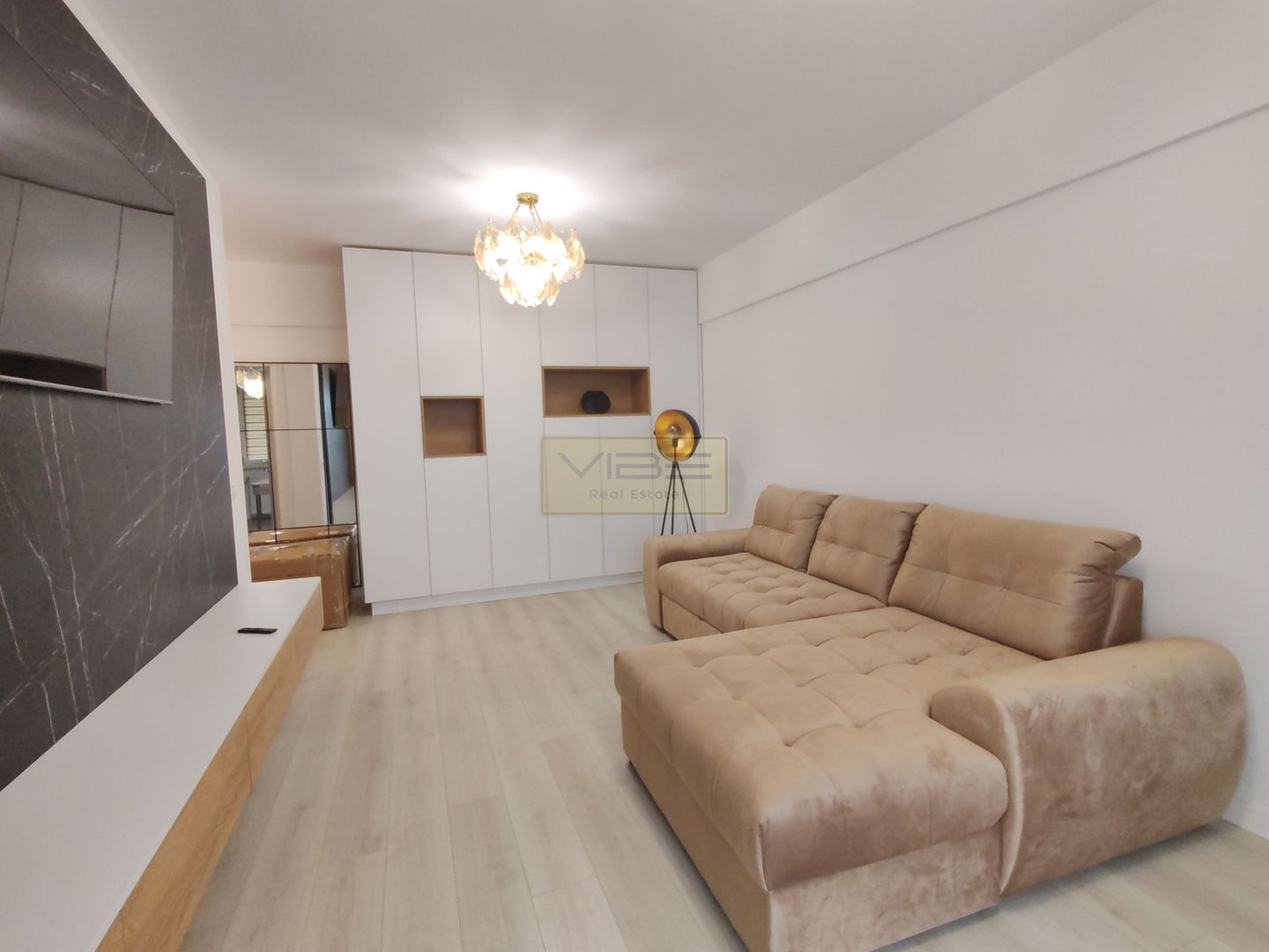 Apartament Premium -  Semicentral-Decomandat +Parcare! - Poză 1