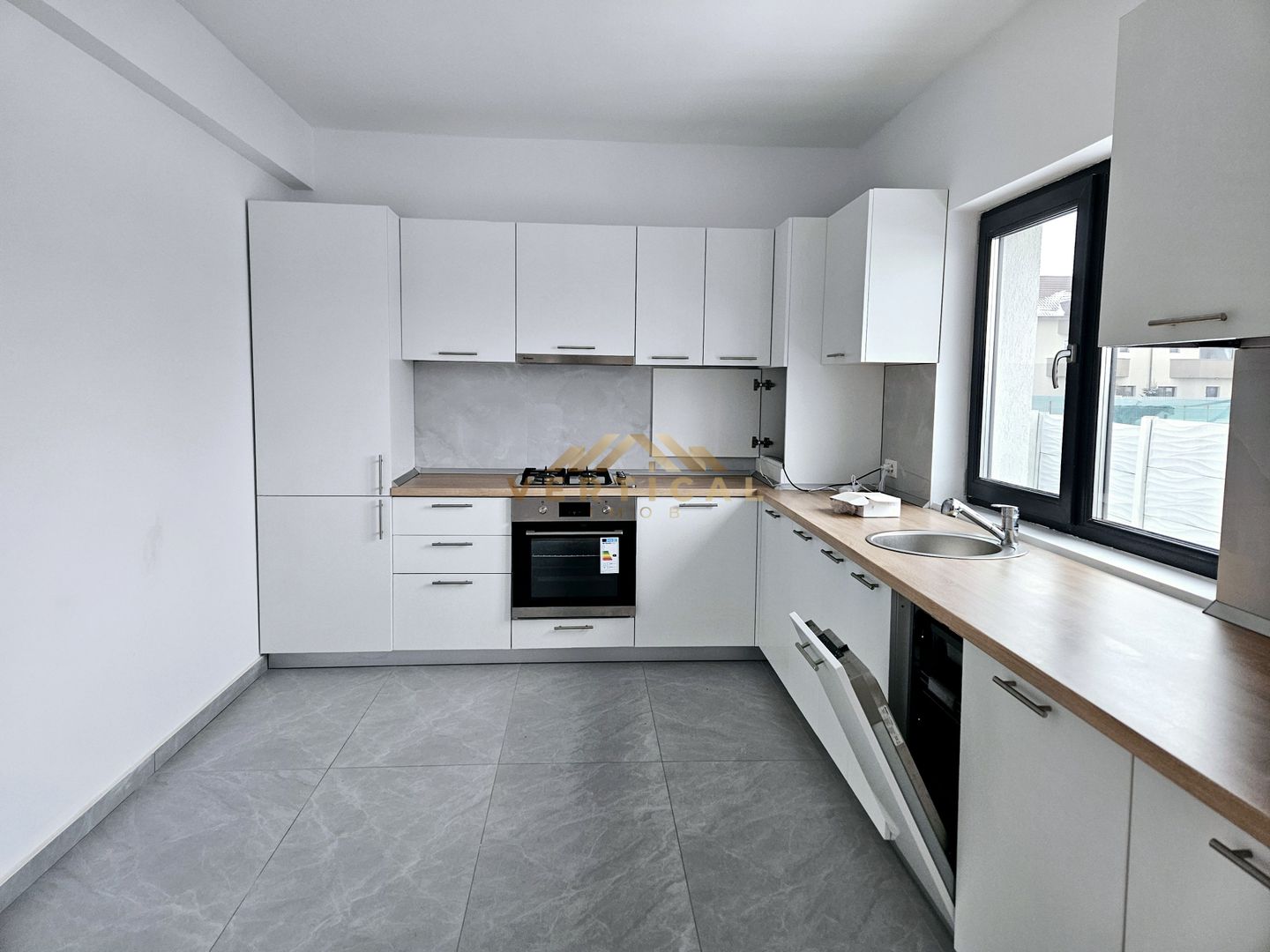 De inchiriat vila 4 camere - intrare comuna Berceni - Poză 2