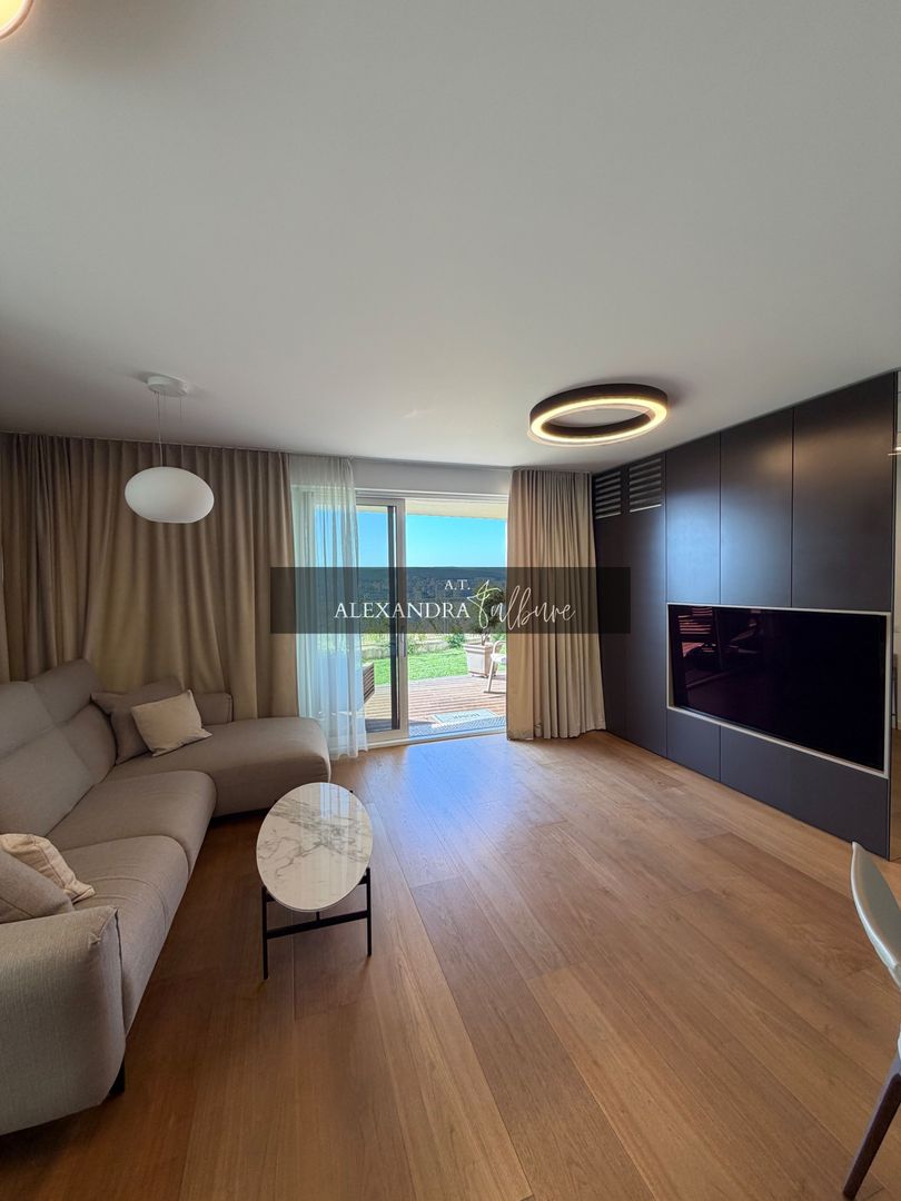 Apartament PREMIUM cu curte, terasă și lift cu acces direct în living - Poză 1