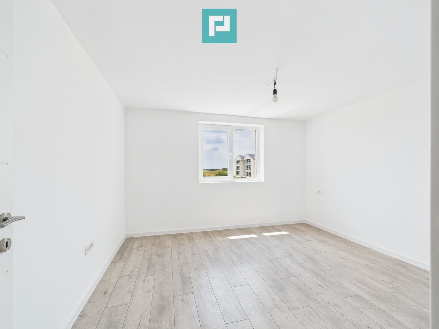 Apartament 3 camere | Etaj 2 | Zona Torontalului - Poză 6
