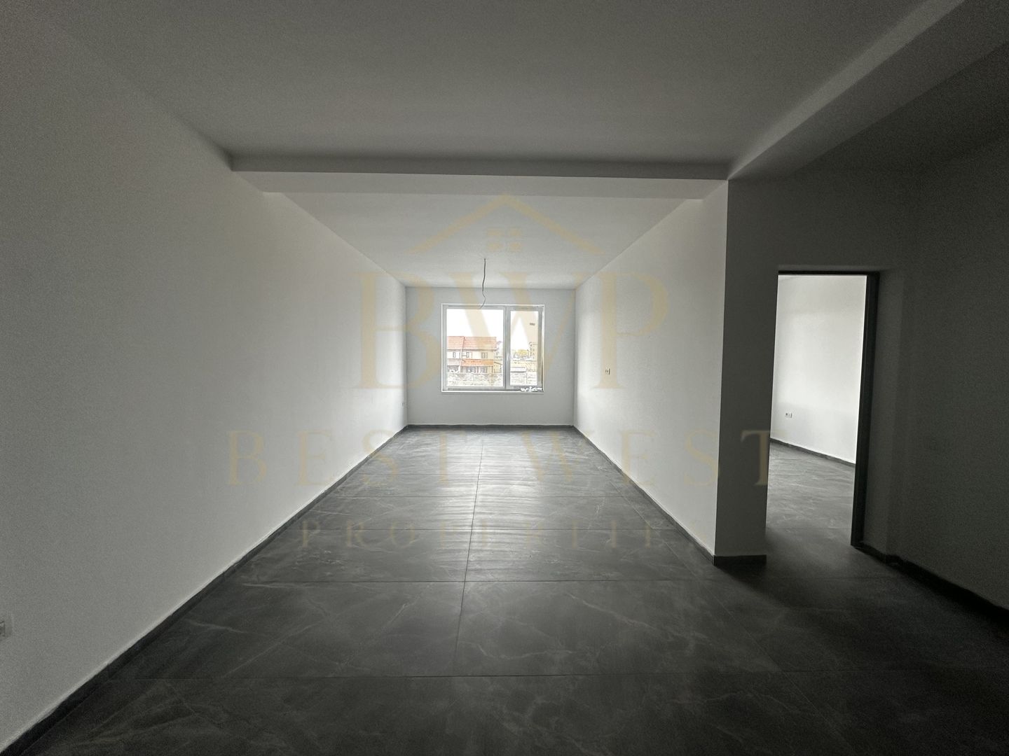 Apartament cu 2 camere, Giroc, drum asfaltat - Poză 1