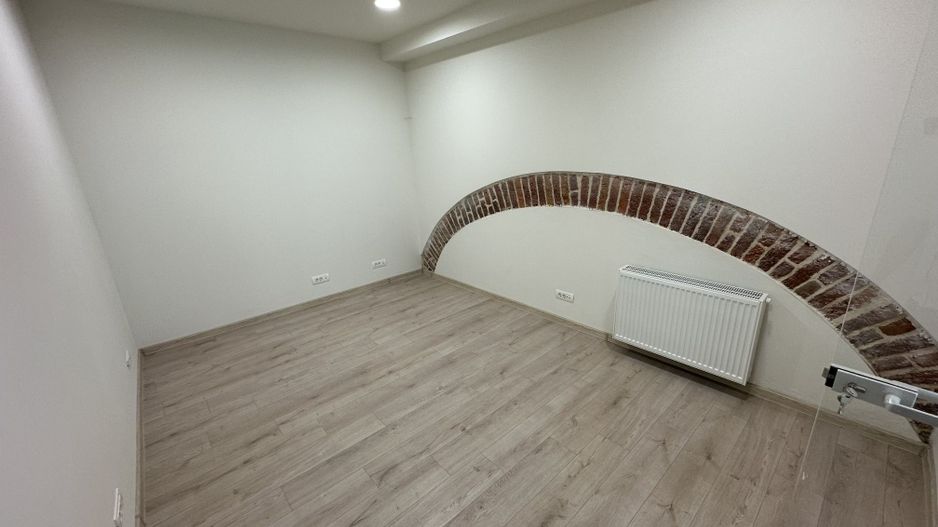 Spatii de birouri Ultracentral suprafață  de 31,7  mp - Poză 3