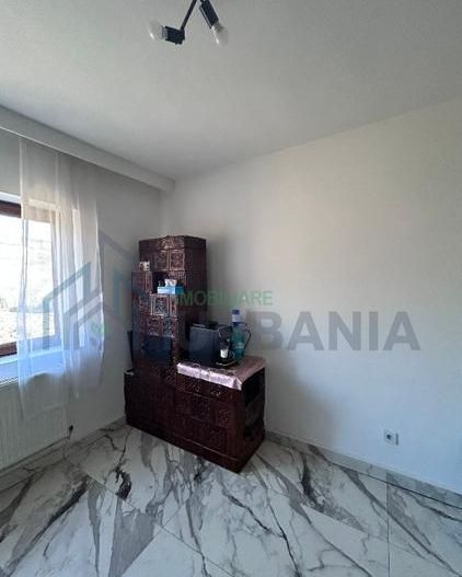 Casă modernă, spațioasă, gata de mutat,6400 mp teren, terase și garaj 399.000 € - Poză 4