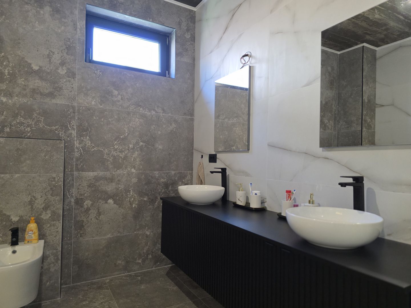 Vila intr-un peisaj idilic la 15 minute de capitala, pret imbatabil! - Poză 21