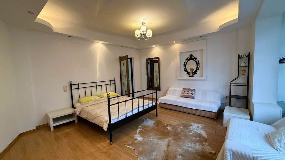 Apartament 3 camere Universitate 80mp - Poză 2