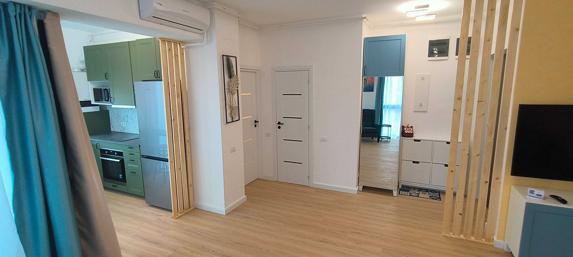 Închiriez garsonieră modernă, Decebal, bloc nou, centrală proprie - Poză 2