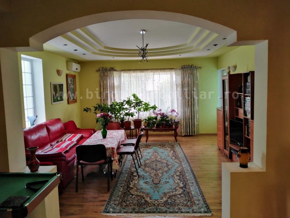 Vânzare Vilă P+1+Pod+Beci – Ideală pentru 2 Familii – Constanța, Km4 - Poză 1