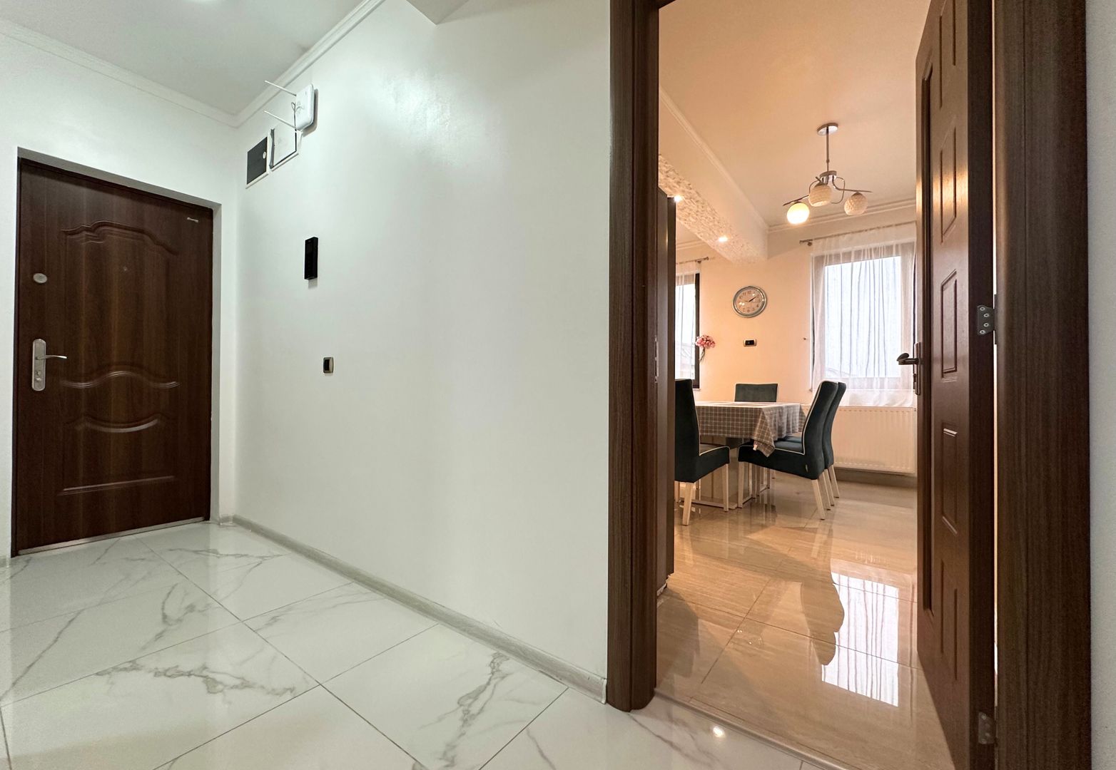 Vând apartament 3 camere 3 minute de Coresi complex ISARAN - Poză 26