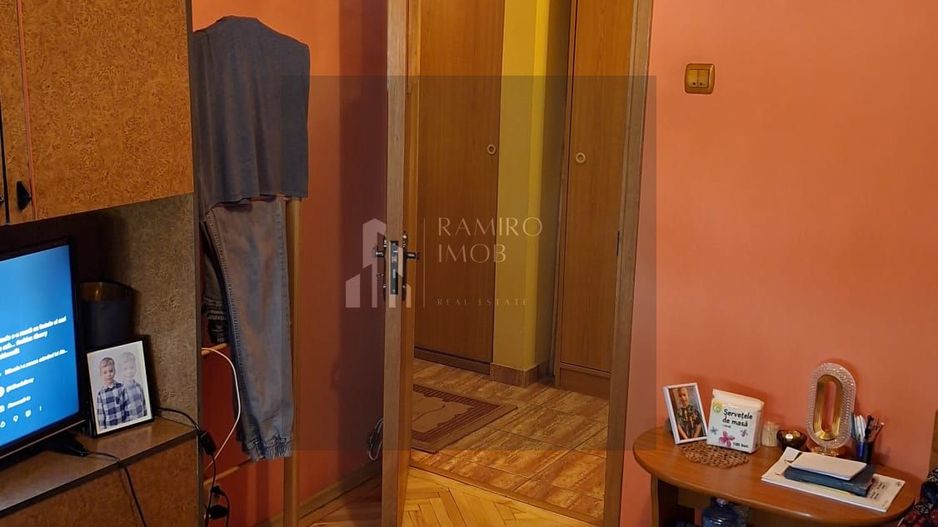Apartament 4 camere decomandat Titan - Poză 9