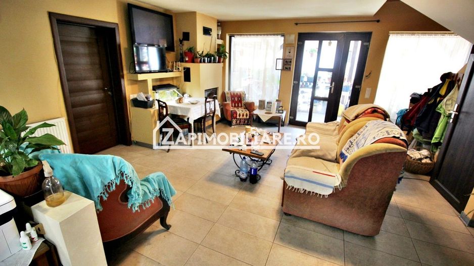 Casa 5 camere,250 mp,660 mp teren, cartier 7 Noiembrie,zona Sudului, - Poză 1