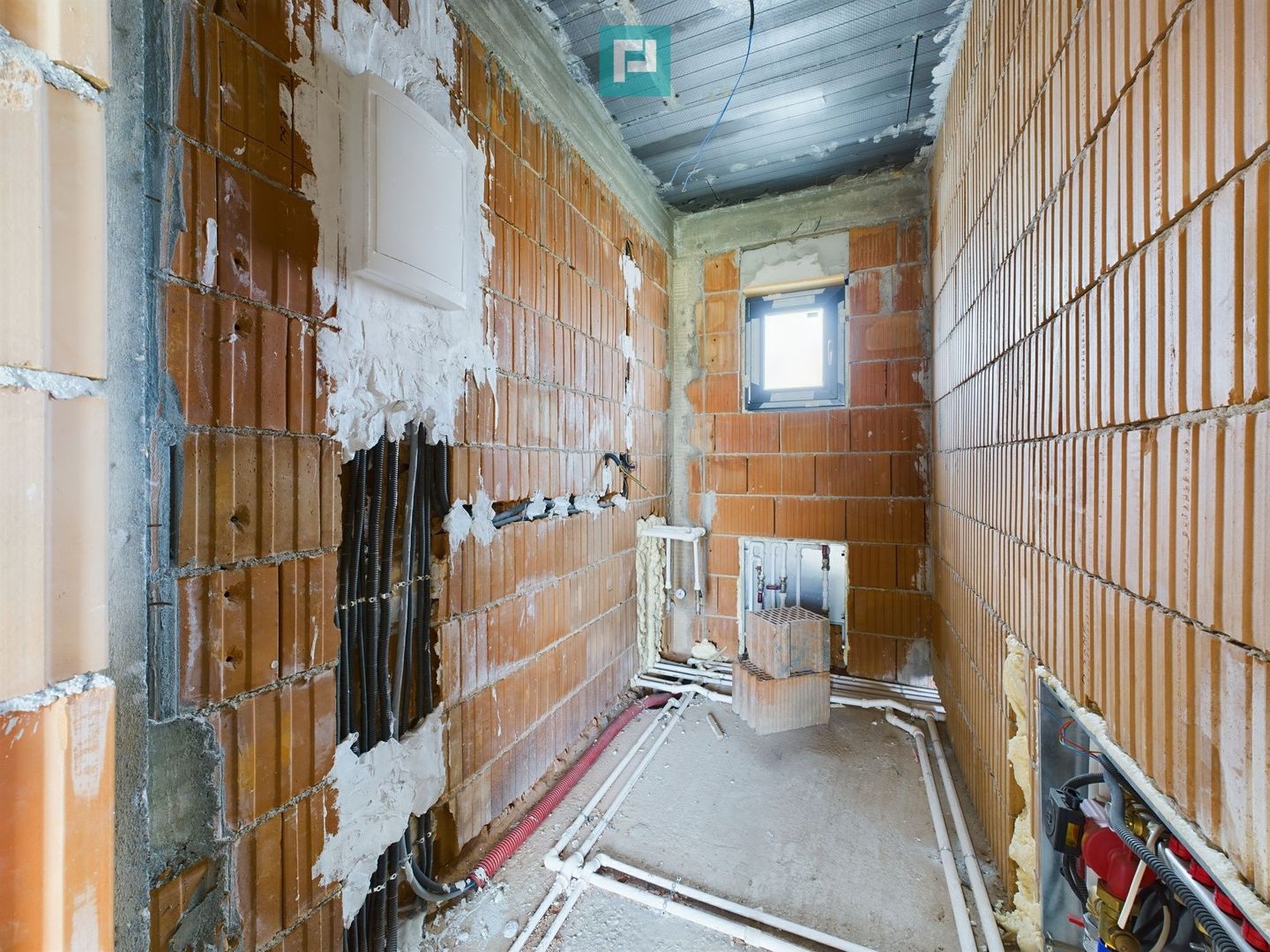 Casă Nouă, Proiect Contemporan în Domnești Clinceni - Poză 12