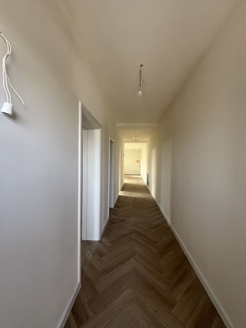 Casa pe parter 3 camere - Poză 2