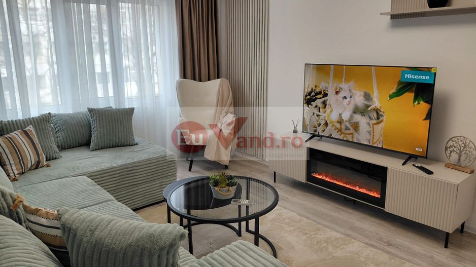 Vanzare - apartament cu 3 camere, Micro 16, renovat, mobilat nou - Poză 1