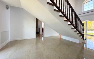 Vânzare casă 5 camere nouă elegantă și spațioasă în Hărman - Poză 14