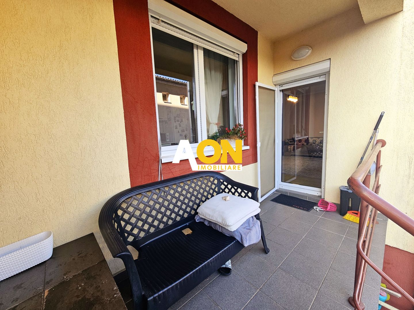 Apartament 3 camere, 75 mp utili, cu terasa 48 mp, boxa 23 mp, Cetate - Poză 4