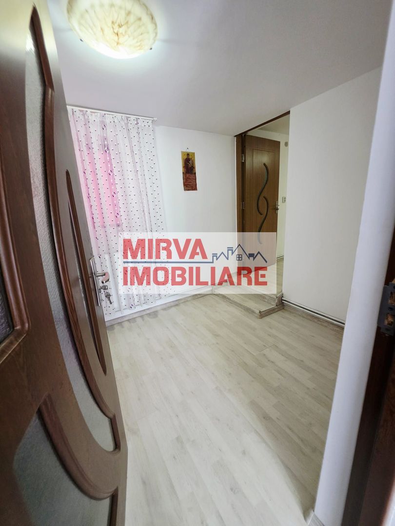 🏡 Casă renovată cu 6 camere, teren 557 mp – Berceni, Prahova - Poză 40