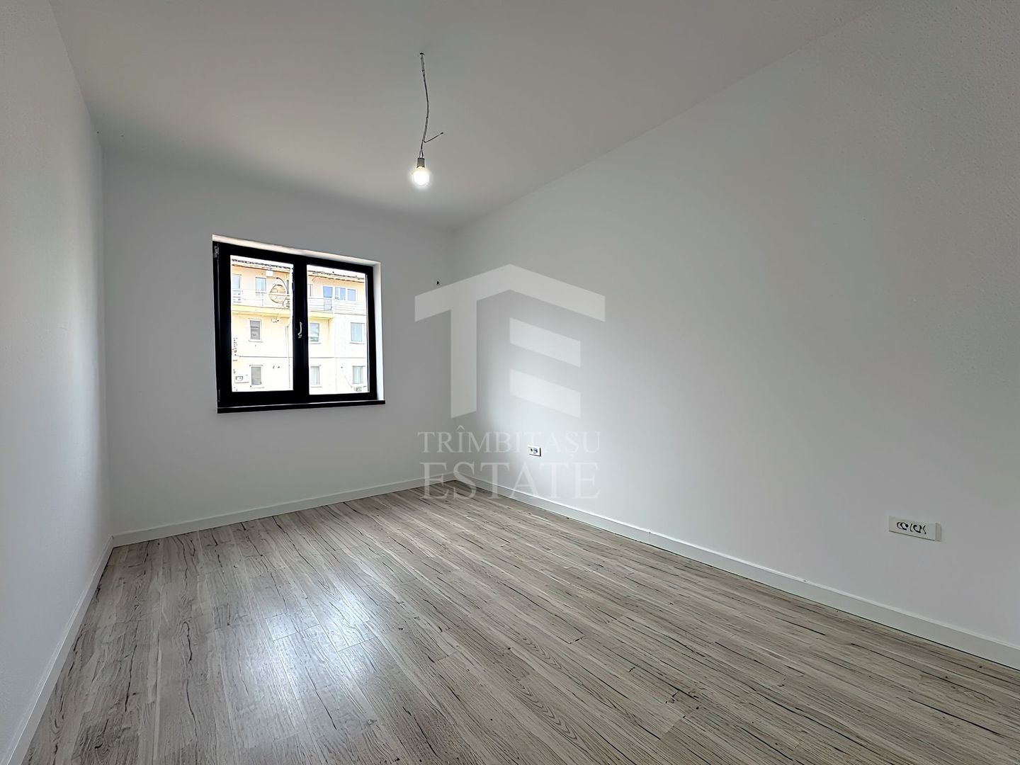 3 camere 88 mp 2 terase 2 băi 2 dressinguri etaj 3/4 lift Sos Cernica - Poză 7