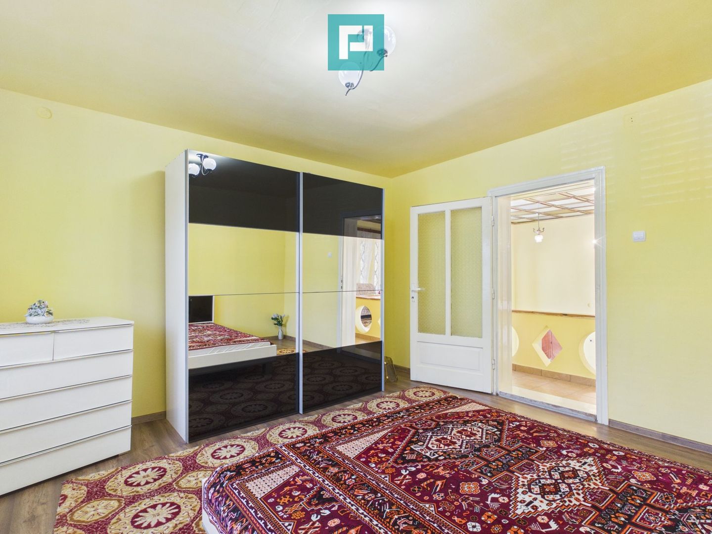 Casă/vilă cu 10 camere – Ineu, centru - Poză 16