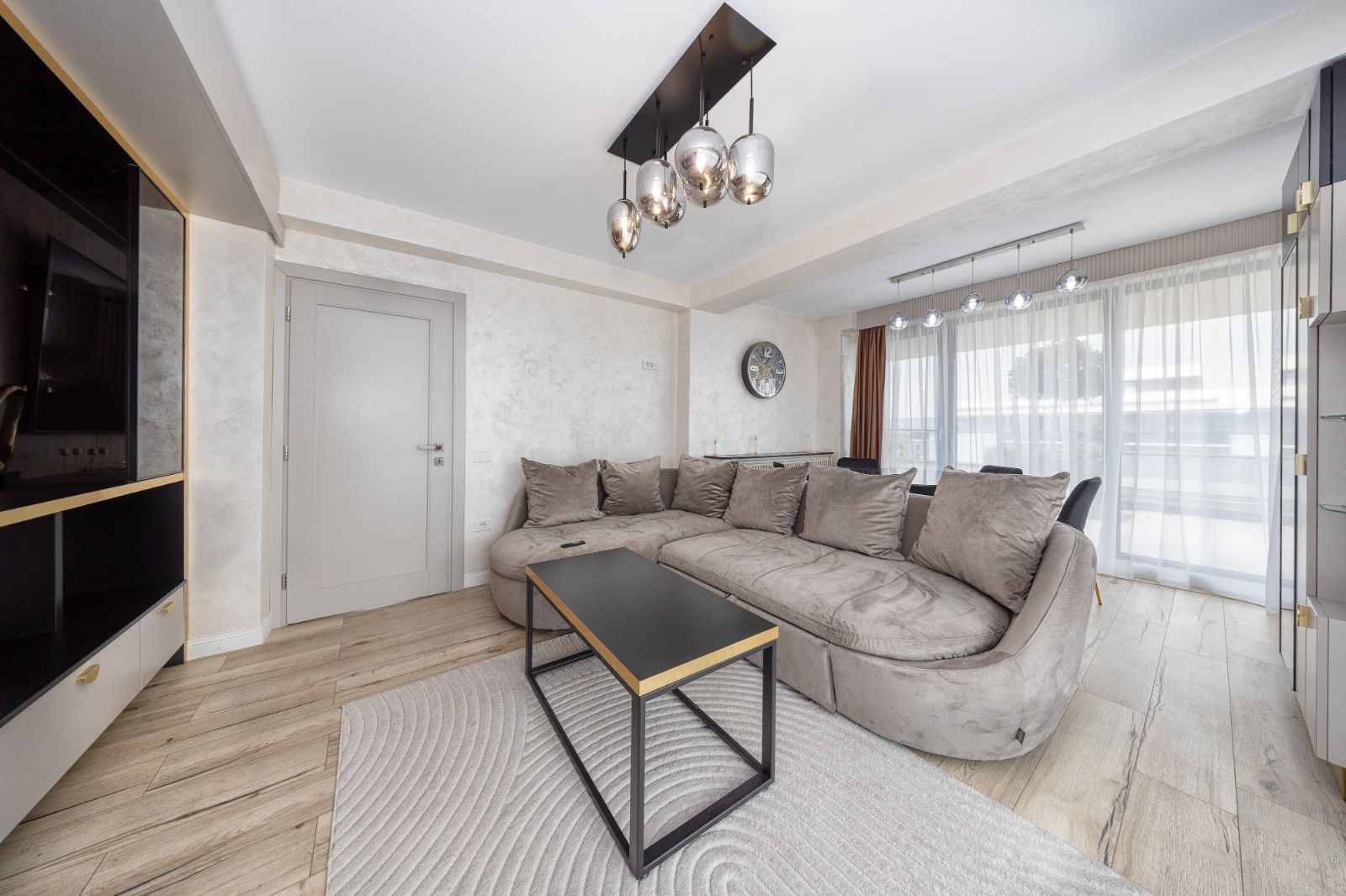 Penthouse superb, 3 camere+parcare subterana ,203 mp-Coresi - Poză 2