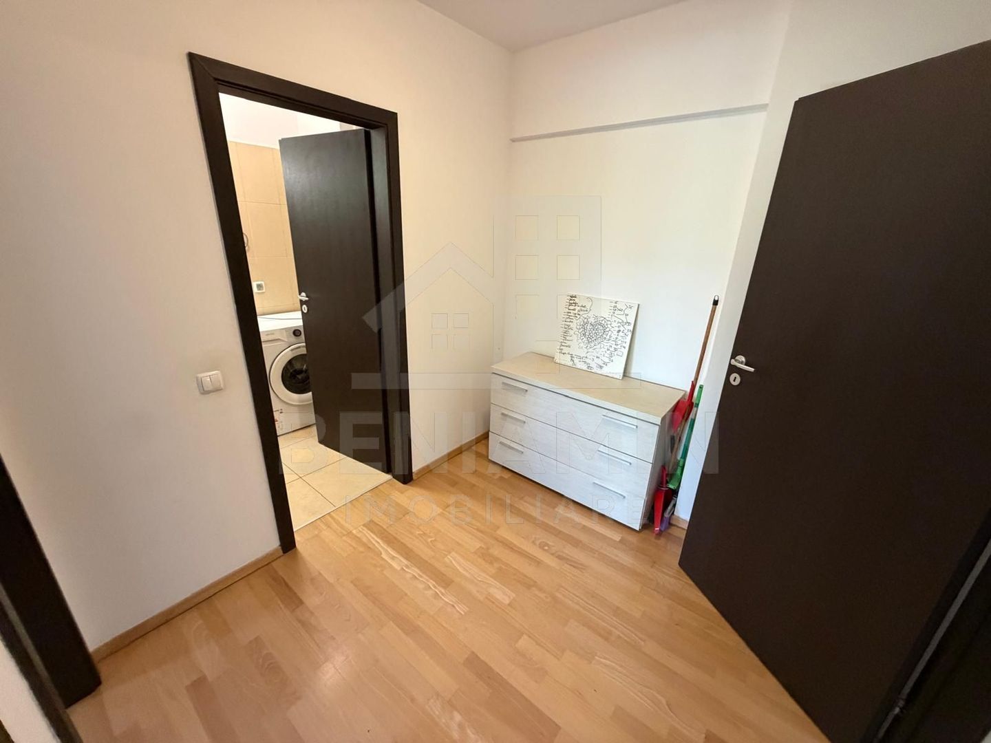 3 Camere-Decomandat-Boxa-Loc De Parcare-88mp-Etaj 1-Privilegio-Brasov - Poză 9
