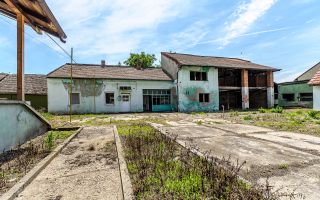 Casă spațioasă pentru familie mare. Curte generoasă, zonă accesibilă! - Poză 6