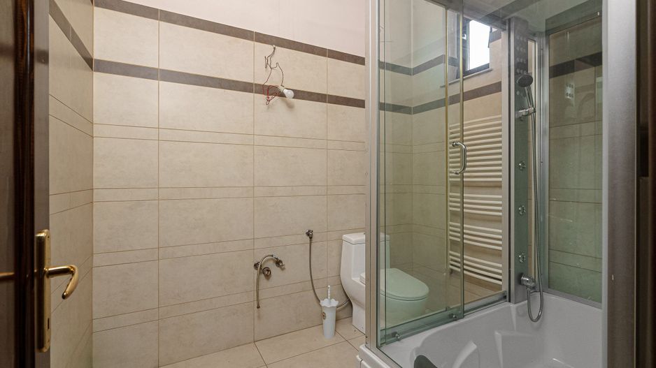 RAHOVA Salaj Vila 2007 S+P+1+M calitate superioara 370 mp - Poză 29