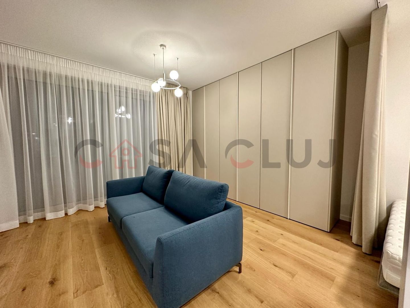 Apartament ultrafinisat. Parcare! Bloc Nou! Zona Fsega! - Poză 4