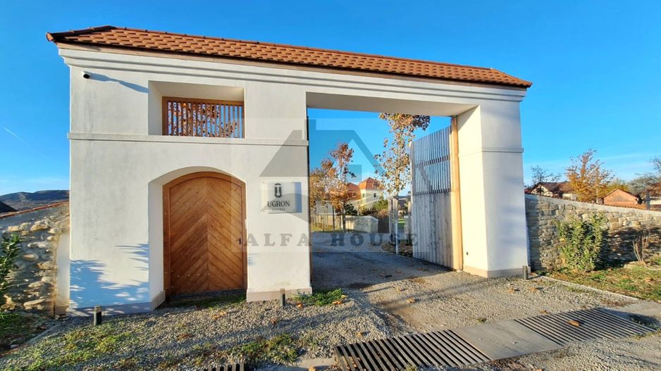 Casă 3 camere, priveliște Castelul Ugron – pretabil si pentru investie - Poză 10