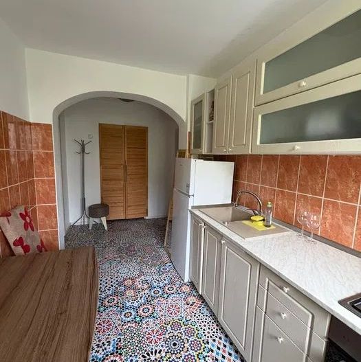 Apartament 2 camere in zona Basarabia, renovat recent - Poză 8