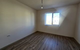 Casa individuala cu 4 camere in Mosnita Noua - Poză 9