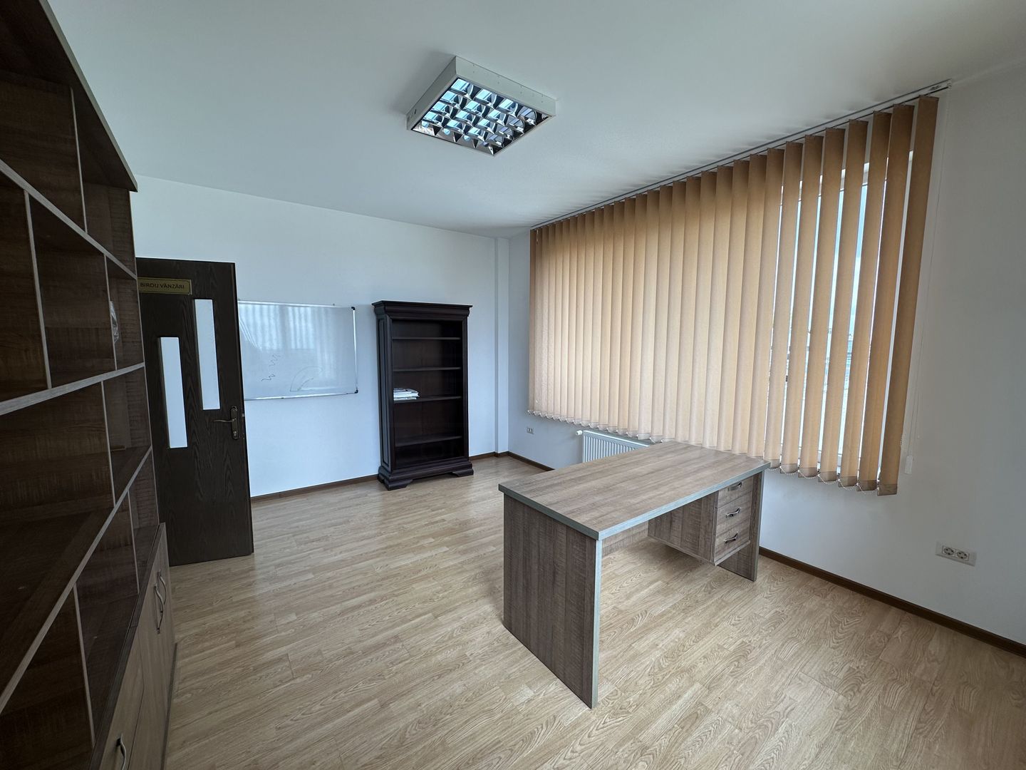 Birouri de închiriat | 20 MP | Etaj 1 | Paza + Supraveghere - Poză 2