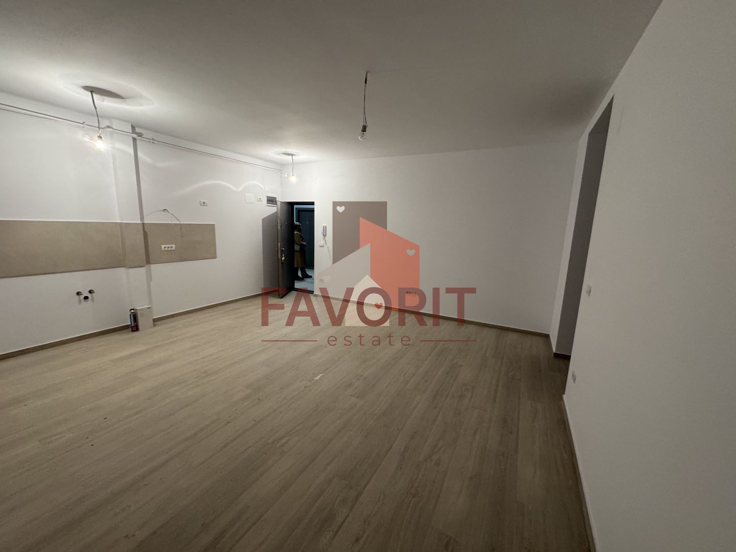 Langa mijloc de transport. 1 loc de parcare in CF. TVA 21% inclus. - Poză 8