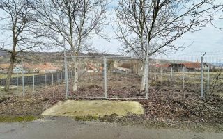 Teren intravilan de vânzare în sat Alămor, comuna Loamneș, județul Sibiu - Poză 2