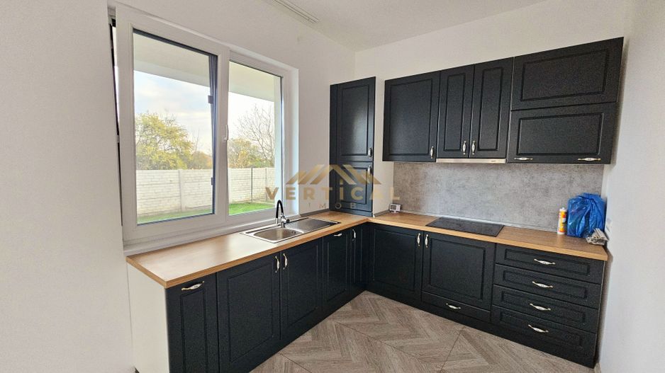 Vila la intrare in comuna Berceni - Poză 7