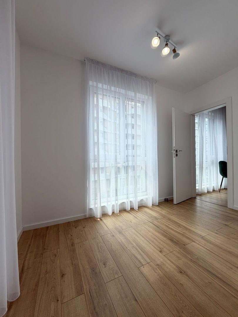 Apartament 2 camere, balcon, etaj intermediar, garaj, zona Eroilor - Poză 7