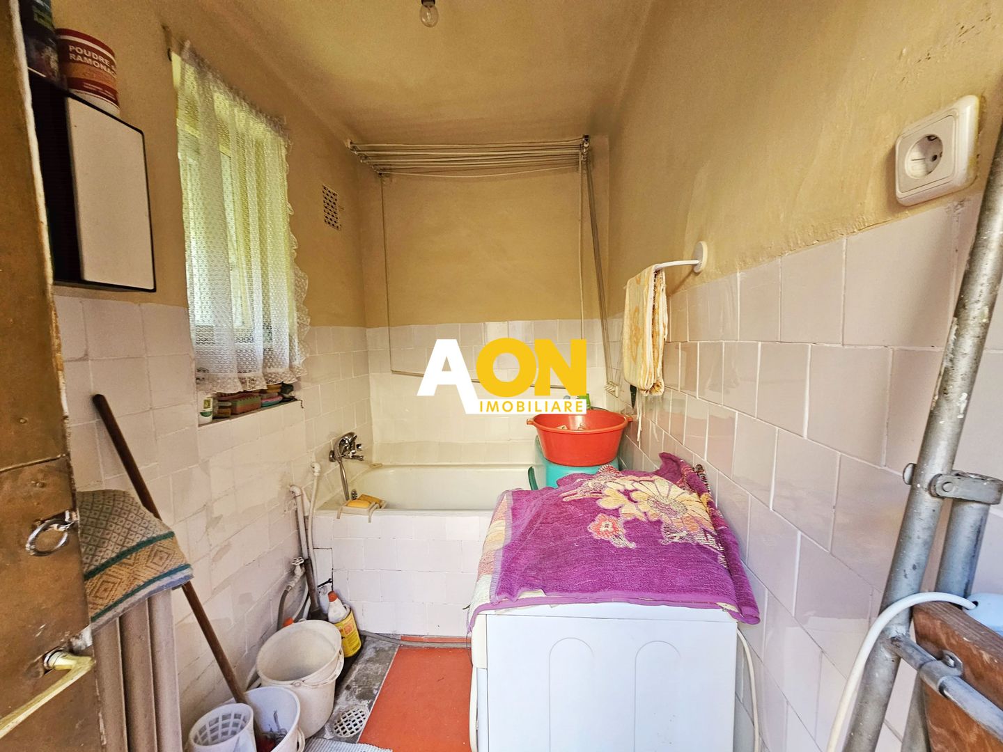 Casa situata in imediata apropiere a Cetatii - Poză 22