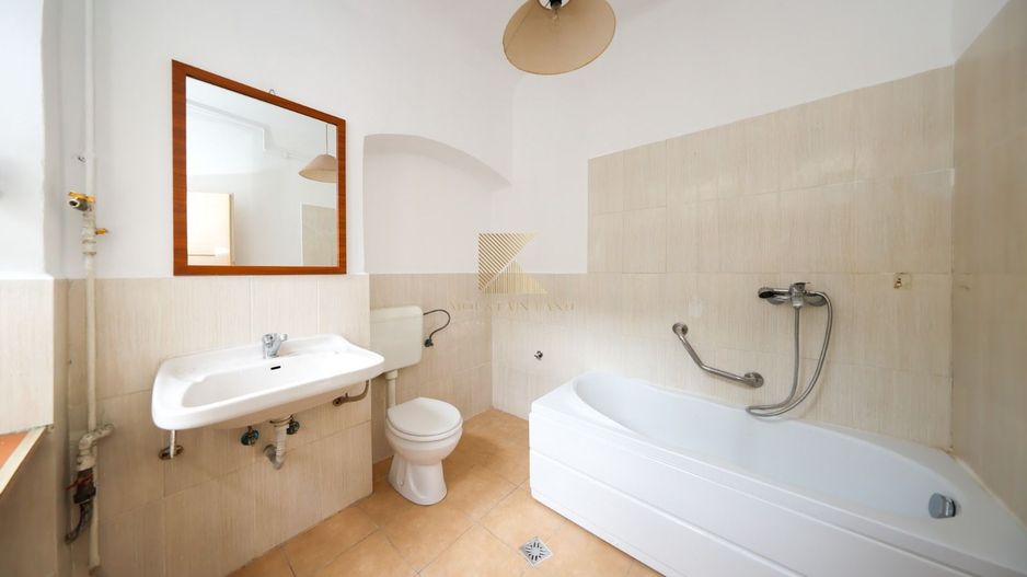 Locație rară în Brașov: ideal pentru regim hotelier sau business - Poză 20