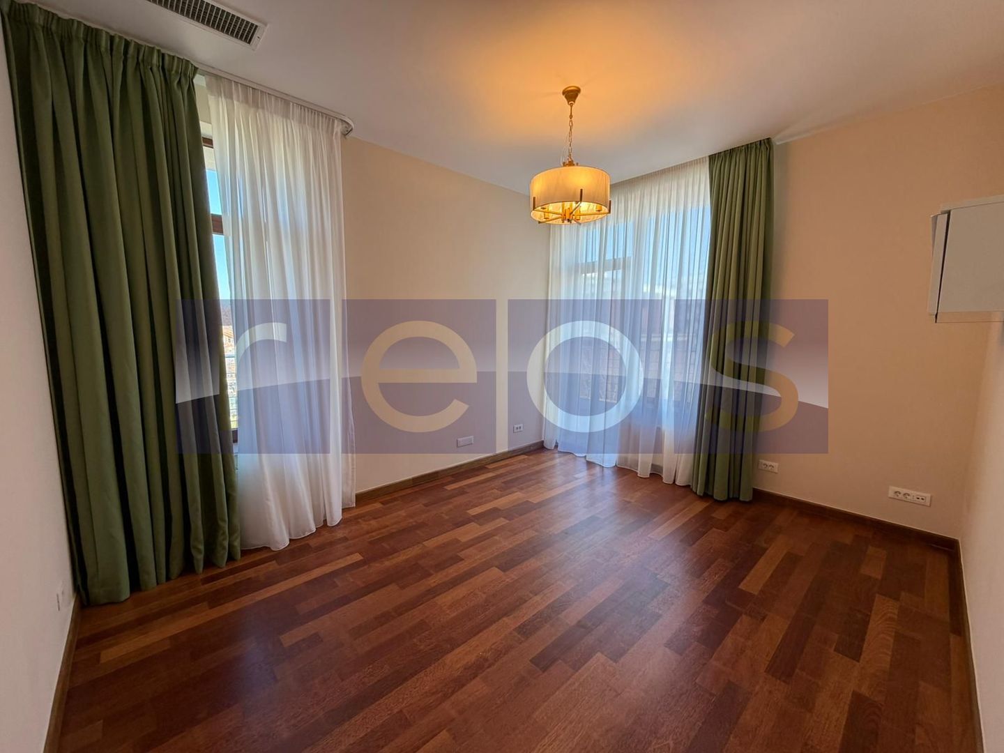 INCHIRIERE 4 CAMERE LUX | 200MP | NEMOBILAT | LOC PARCARE | VEDERE LAC - Poză 7