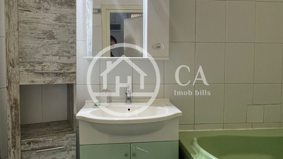 Casă de închiriat cu 3 camere în zona Centrală, Oradea. - Poză 8