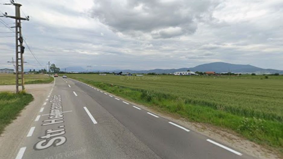 OCAZIE! Lot teren in vecinatatea aeroportului Brasov 50 m deschidere - Poză 1