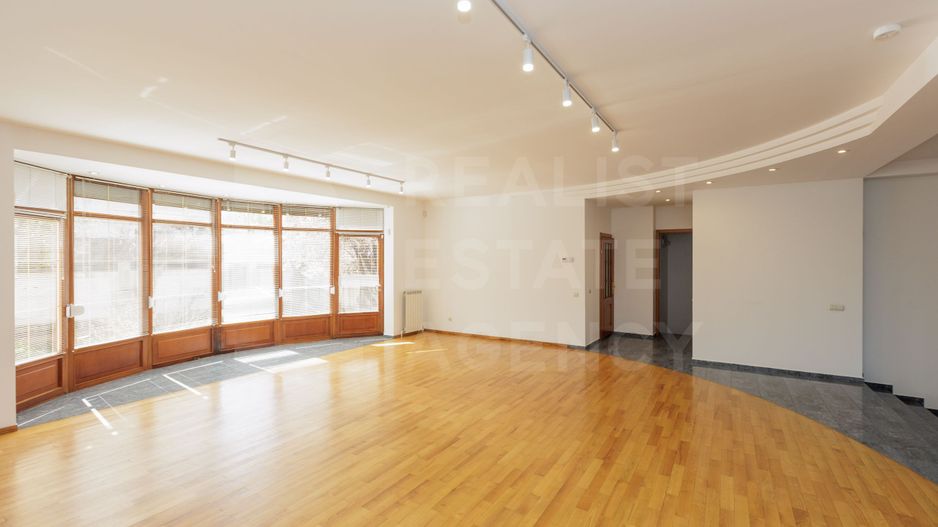 Chirie, casă, 7 camere, str. Galbena, Centru - Poză 13