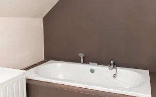 Vilă 5 dormitoare, 4 băi, 2 248mp teren, piscină. Preț: 229 000 E. - Poză 28