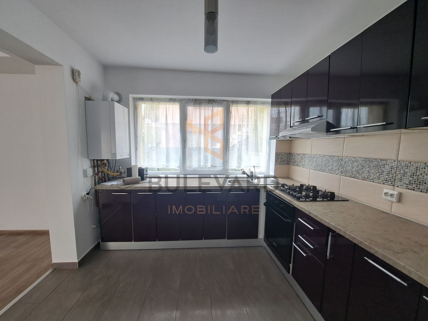 Casa 5 camere, 150 mp utili, 300 mp teren, garaj, cartier Dambul Rotund! - Poză 4